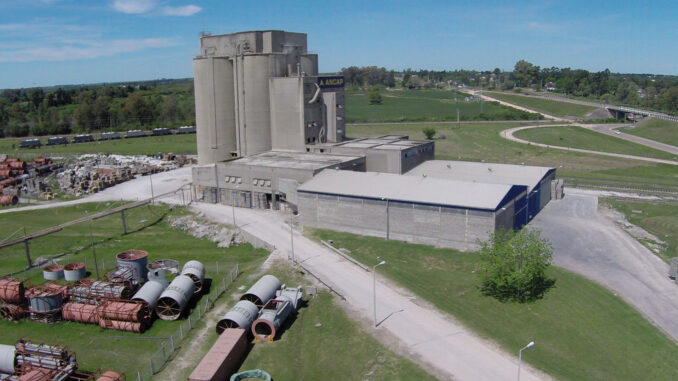 Trabajadores cementeros de ANCAP denuncian “cierre encubierto” de la planta de Paysandú