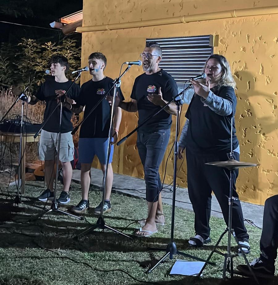 Los 4 de Momo le pone energía y alegría al carnaval minuano.