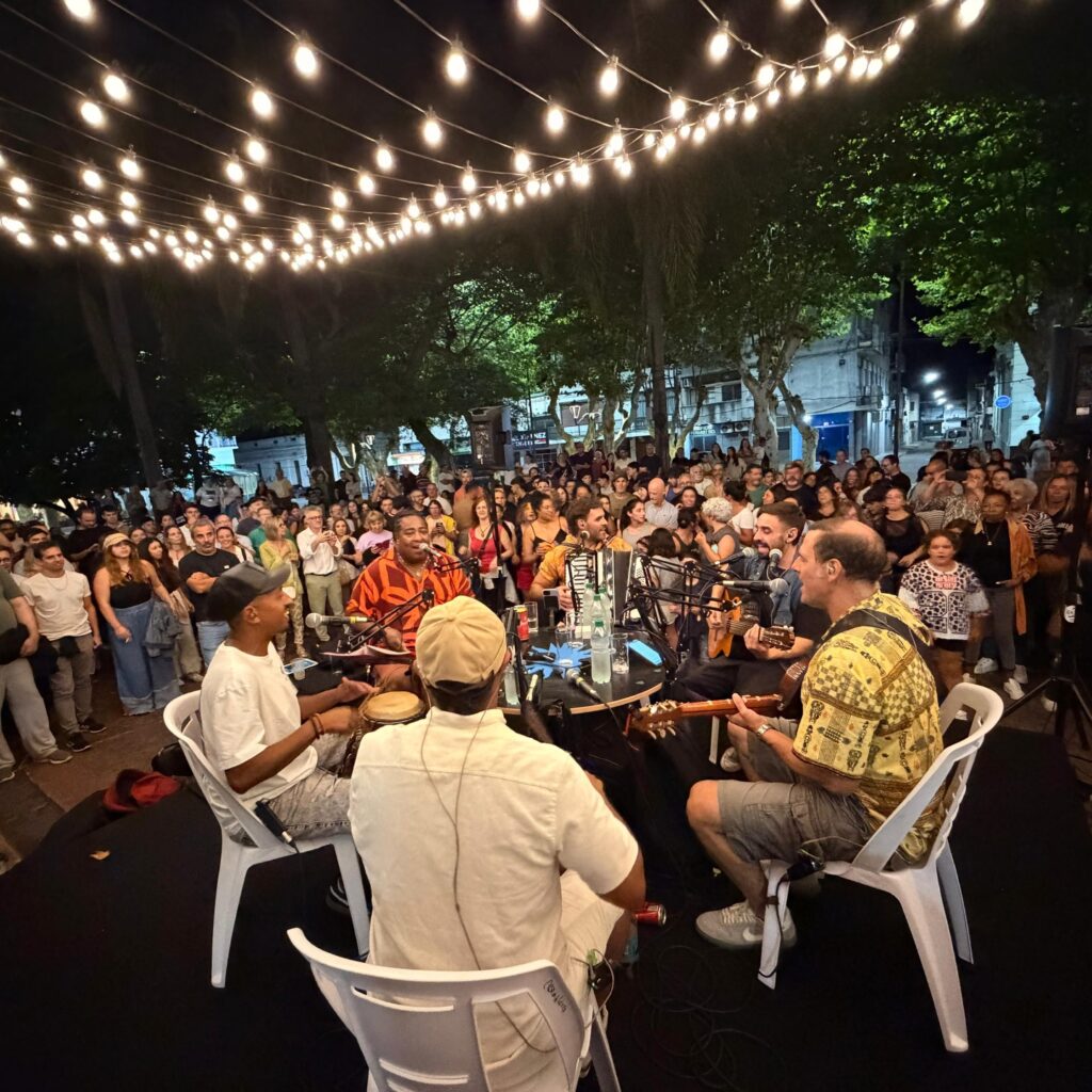 El esplendor de una noche de carnaval con los grandes músicos de Rueda de Candombe (Foto: Prensa IDL)