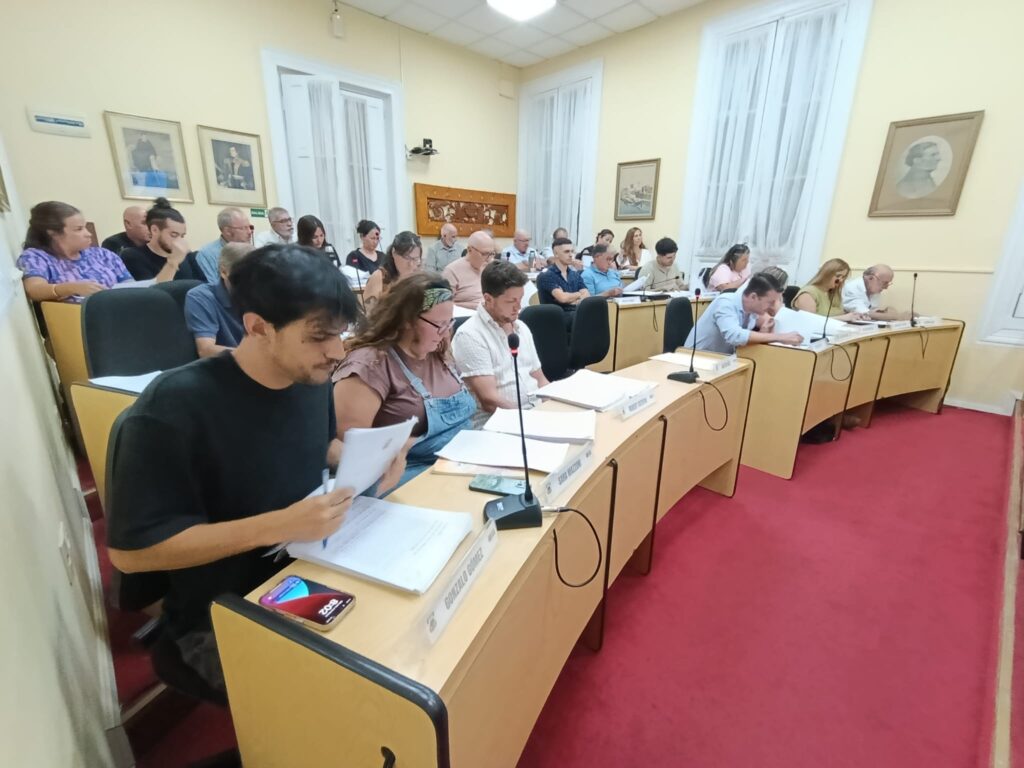 Volvió la JDL a sesionar después del receso.