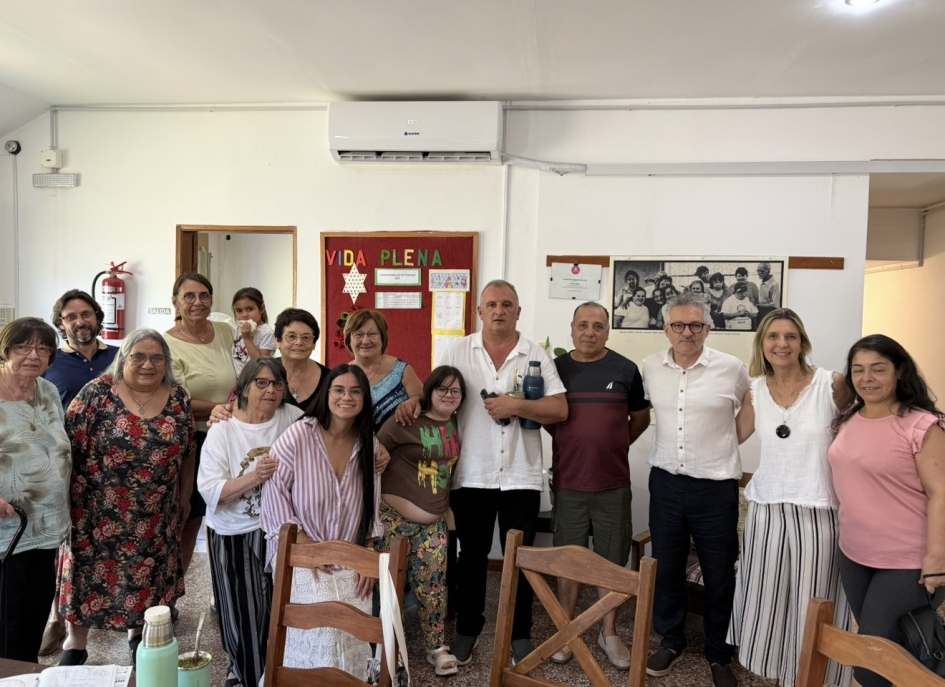 Visita de representantes del Gobierno Departamental a la institución Vida Plena
