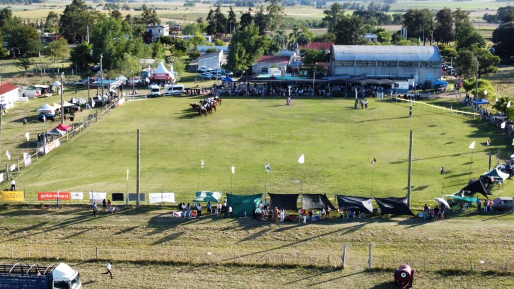 Una vista aérea de la actividad en el ruedo (Fotos: Andy Noya y Jorge Melgarejo)