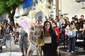 Emiliano Cantera junto a la directora de Juventud, Romina Inzaurralde (Foto: Prensa IDL)