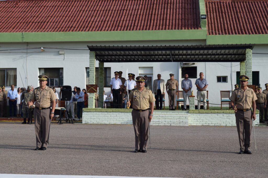 Teniente coronel José Cardozo, comandante de Brigada coronel José Terra y teniente coronel Héctor Márquez