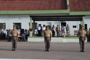 Teniente coronel José Cardozo, comandante de Brigada coronel José Terra y teniente coronel Héctor Márquez