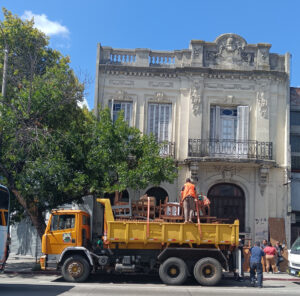 Último día de funcionamiento del Hogar Estudiantil de calle Fernández Crespo.