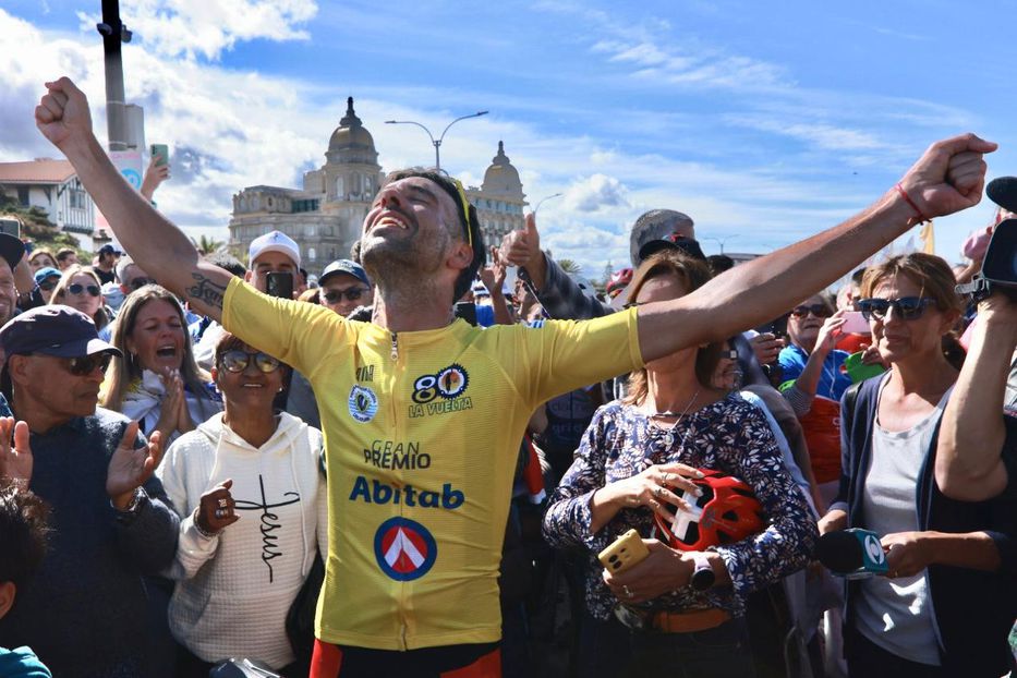 Anderson Maldonado, que el año pasado ganó la Vuelta Ciclista del Uruguay, se quedó con la 54ª edición de Rutas de América, que en la pasado temporada la ganó su hermano Ignacio Maldonado. (Foto: Gastón Britos / FocoUy).