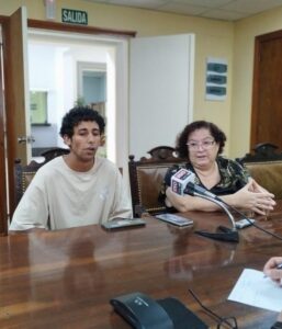 Yanet Viera y Mateo Viera, artesanos y emprendedores minuanos.