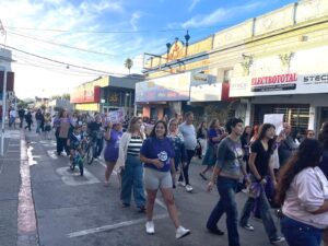 Marcha M8 en Minas, muchas jóvenes