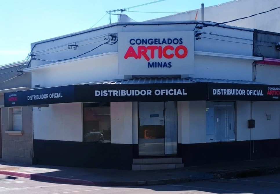 Congelados Ártico Minas, comercio ubicado en la esquina de 18 de Julio y Florencio Sánchez