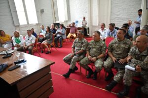 Representantes de instituciones que conforman el Cecoed Lavalleja (Foto: Prensa IDL)