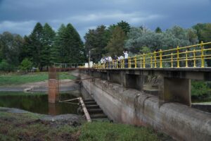 Autoridades de la empresa estatal recorrieron la represa “Ingeniero Carlos Maggiolo” (Foto: Redes de OSE)