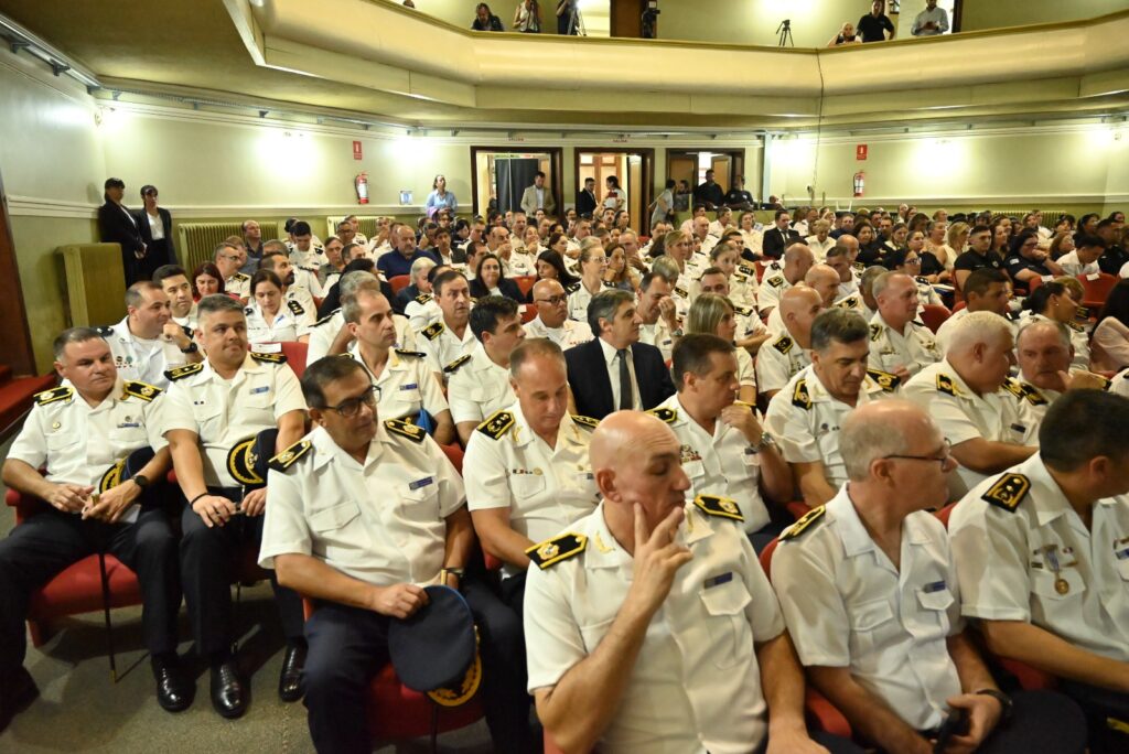 Colmaron el teatro Lavalleja los homenajes y reconocimientos (Foto: Prensa IDL)