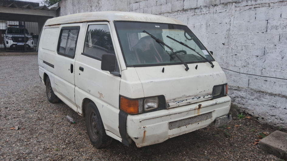 Camioneta intervenida por efectivos de Seccional 2ª (Foto: Prensa Jefatura de Policía de Lavalleja)