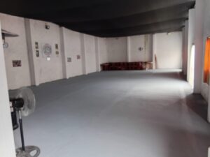 Una vista de las mejoras que se realizan en el gimnasio de Amistad y Alegría