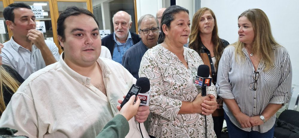 Ediles blancos reclaman por arriendo de vehículo y convenio con Clearing de Informes