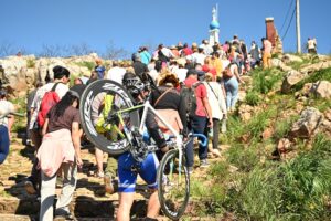 Mucho público concurrió ayer a la peregrinación del Verdún (Foto: Prensa IDL)