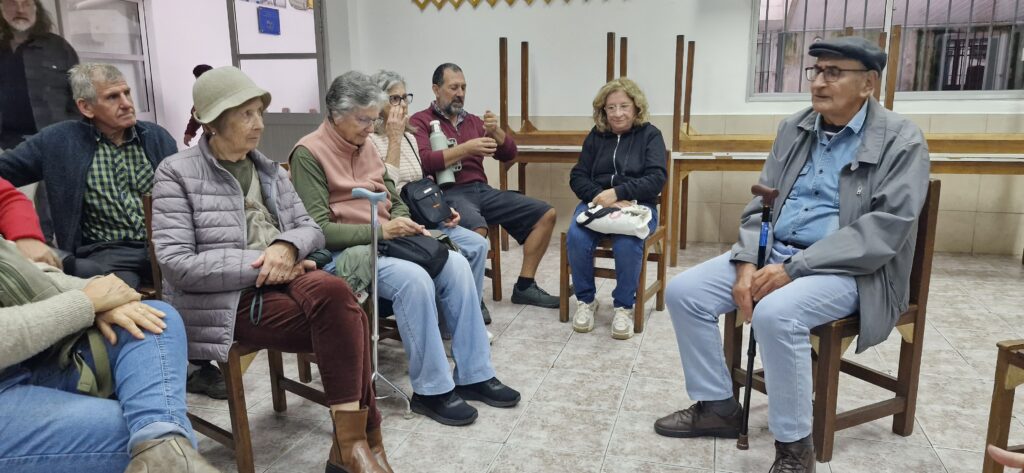 Luis Pais desgranó anécdotas de su vida en la presentación de su libro.