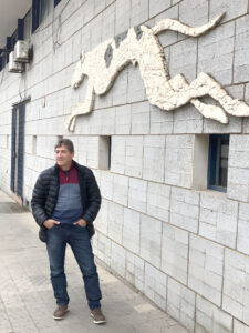 Ricardo Ismael presentó ayer en Casa de la Cultura de Minas el libro “La ONDA. Historias en movimiento”.