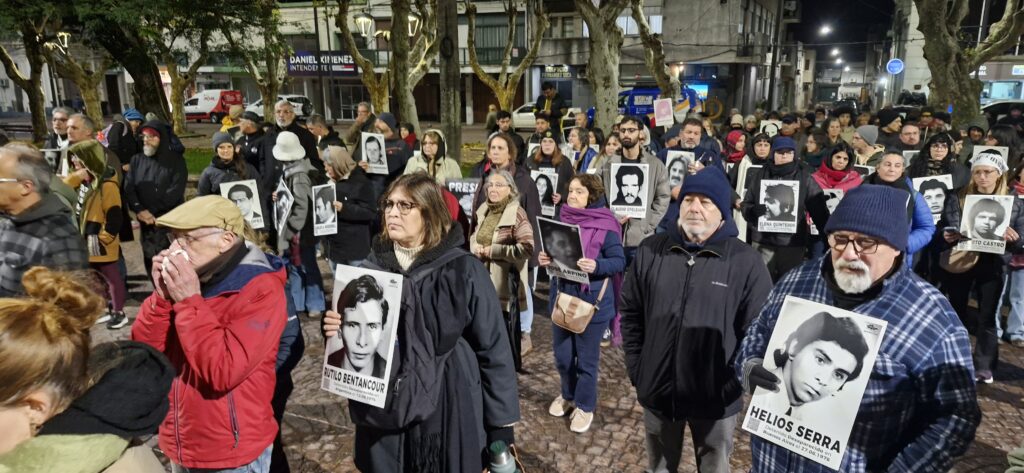 Anoche se realizó una nueva Marcha del Silencio en Minas