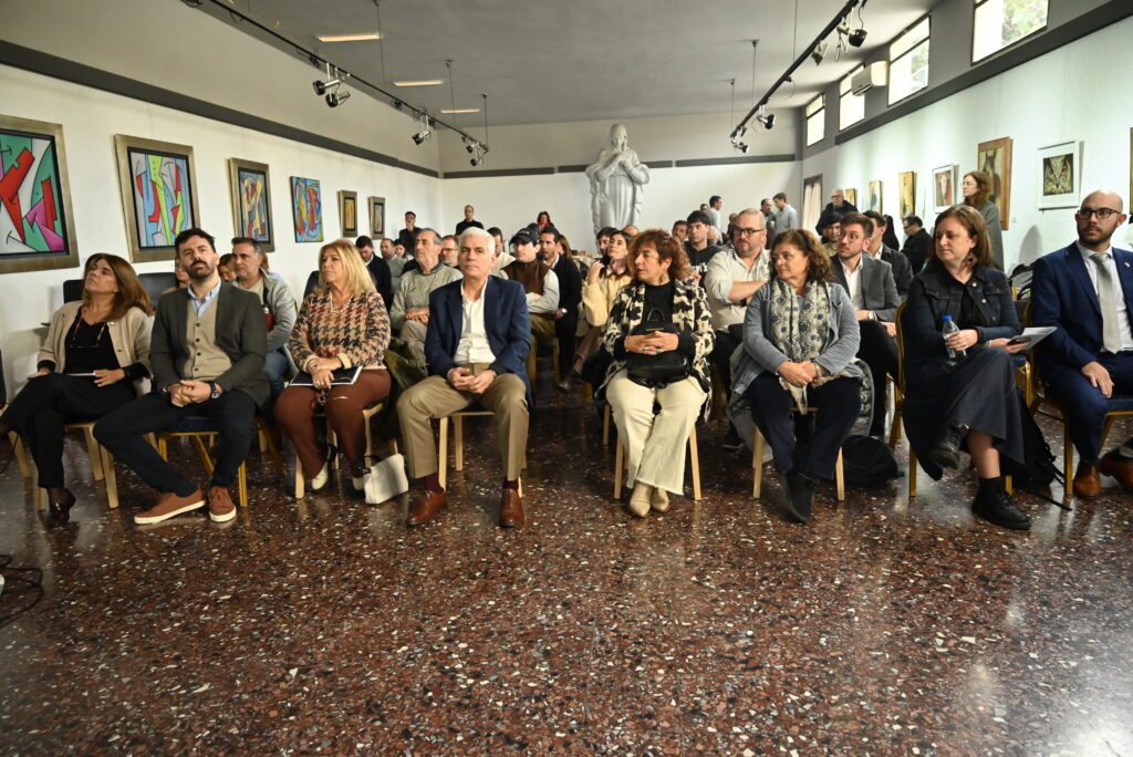 El evento contó con la participación de una gran cantidad de personas.