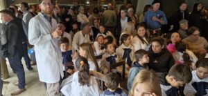 Los escolares fueron protagonistas en el acto realizado ayer en el Mesón de las Cañas.