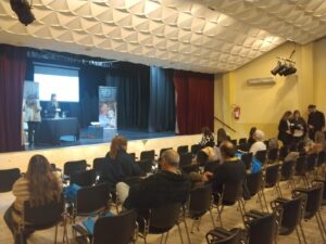 Una vista del público que concurrió a la charla.