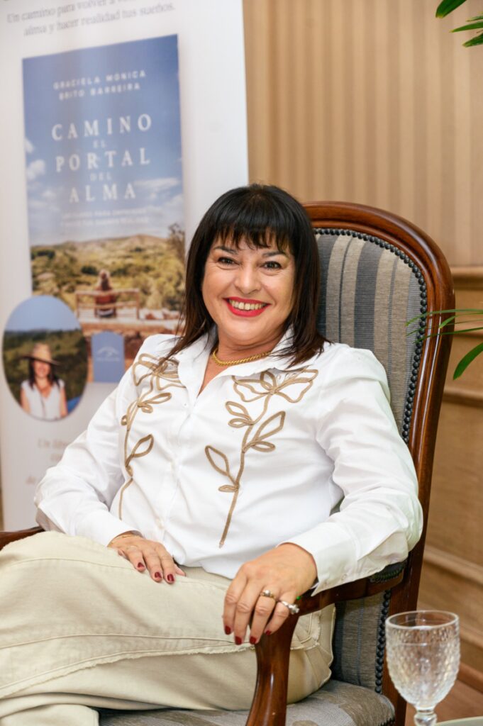 Graciela Mónica Brito Barreira, autora del libro “Camino el Portal del Alma”