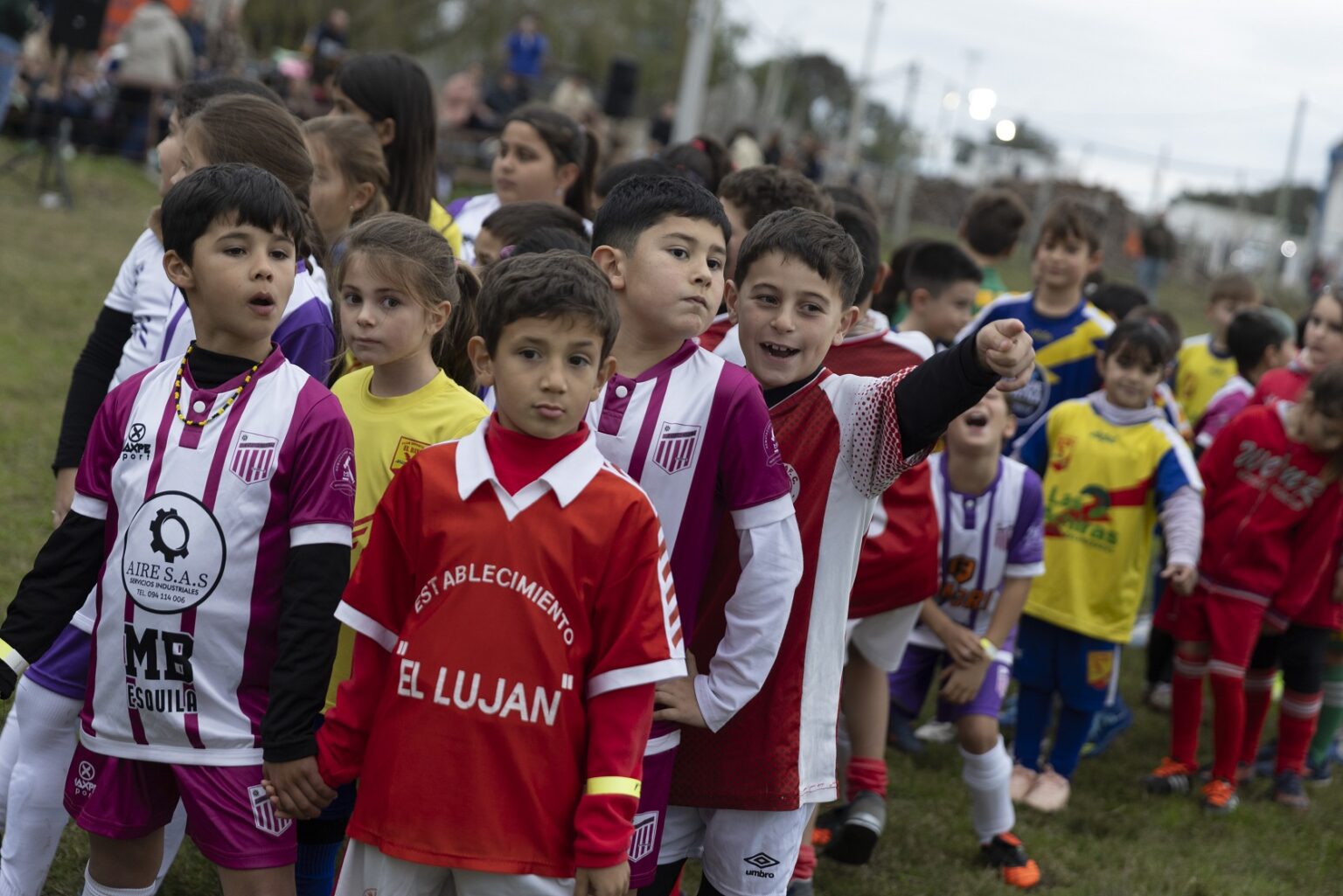 Inauguraron red lumínica en cancha de fútbol infantil en José Pedro