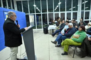 El intendente Ximénez en el discurso de la inauguración (Foto Prensa IDL)