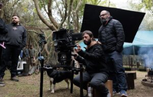 Parte del equipo cinematográfico durante el rodaje en Arequita. (Fuente: Comunicación IDL)