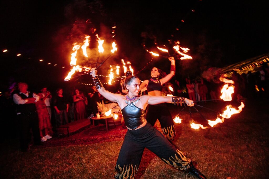 Esta tarde habrá un espectáculo de fuego a cargo de Circo Lumiere en Plaza Libertad.