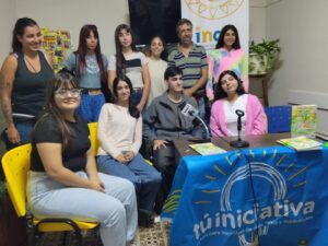 Alumnos del Centro Juvenil Entresierras presentaron un libro