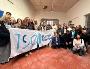 Las agrupaciones nacionalistas festejan la reelección de Mario García como presidente de la Comisión del Partido Nacional de Lavalleja.
