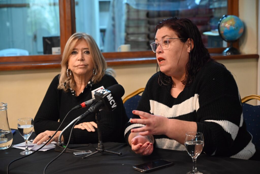 Mariela Leis y Carla González en ronda de prensa (Foto: Prensa IDL)