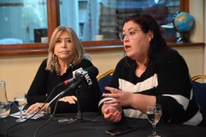 Mariela Leis y Carla González en ronda de prensa (Foto: Prensa IDL)