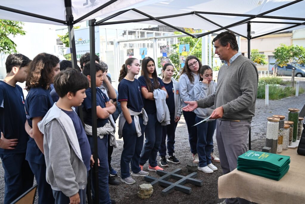 Muchos estudiantes participaron de la feria (Foto: Prensa IDL)