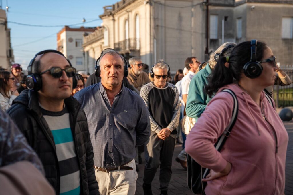 El intendente Ximénez durante el recorrido realizado el sábado de tarde por las calles de Minas (Foto: Presidencia)