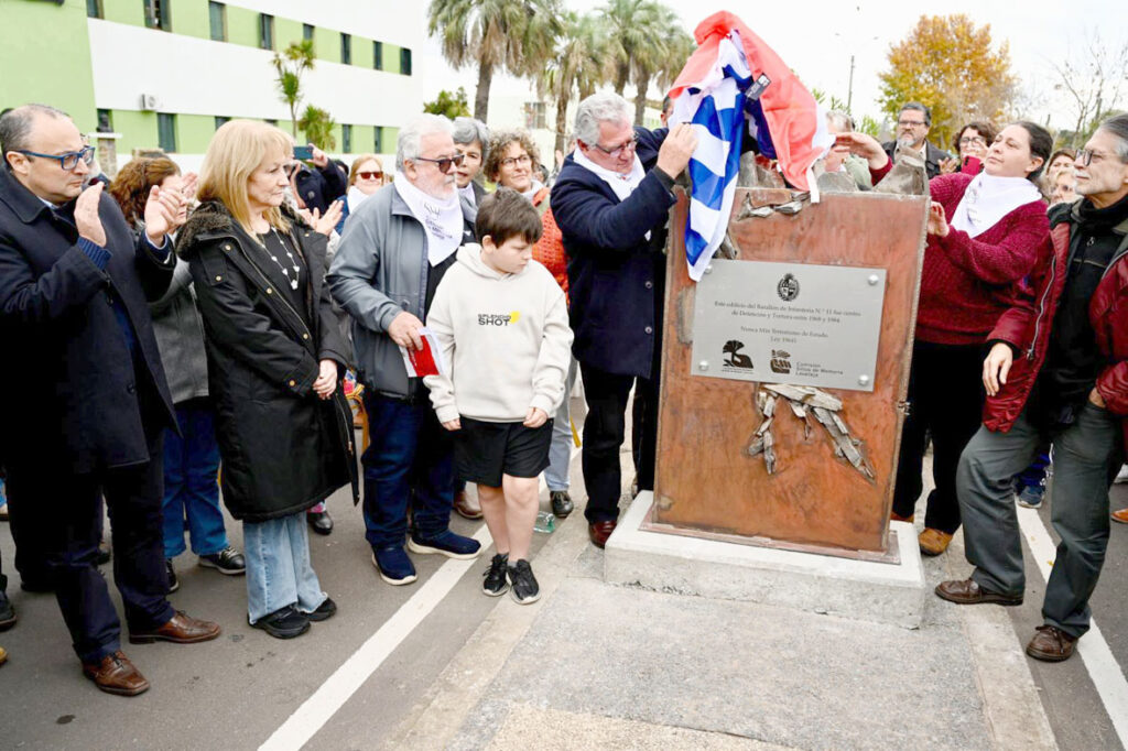 El viernes 29 de mayo se inauguraba la placa de señalización de memoria en Minas.