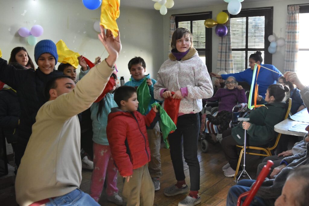 Chicos del Centro Despertar con variada actividad de integración