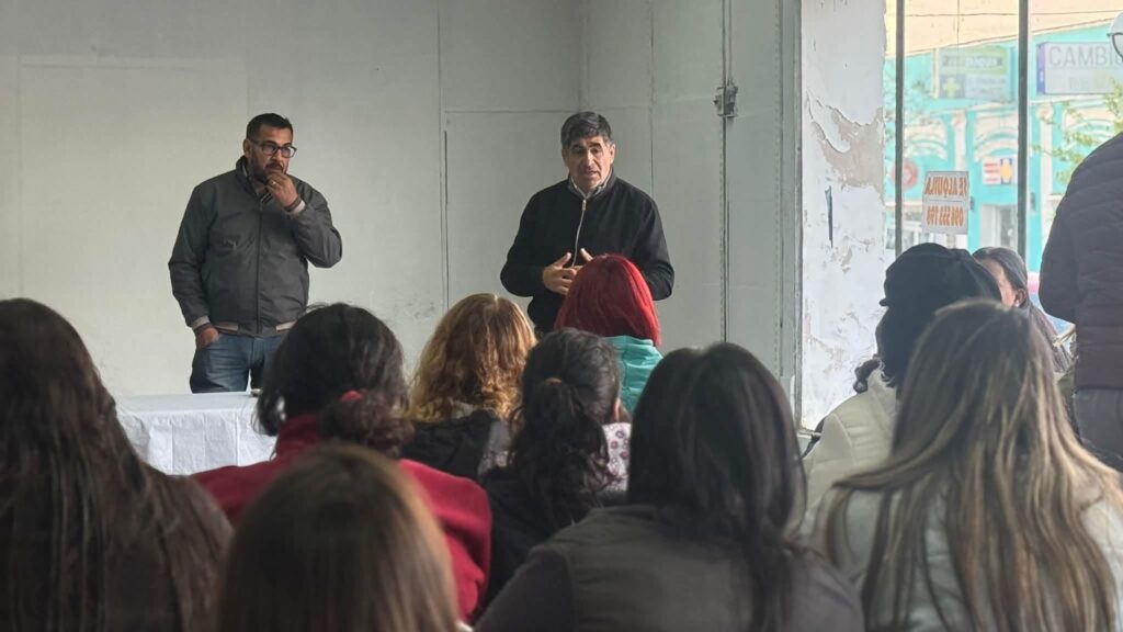 Javier Umpiérrez junto a Fernando Rodríguez del MVOT