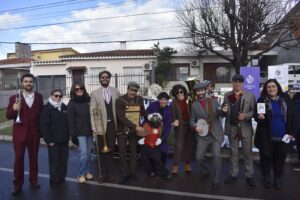 Catadores de Gazpacho en Feria Dominical de Minas