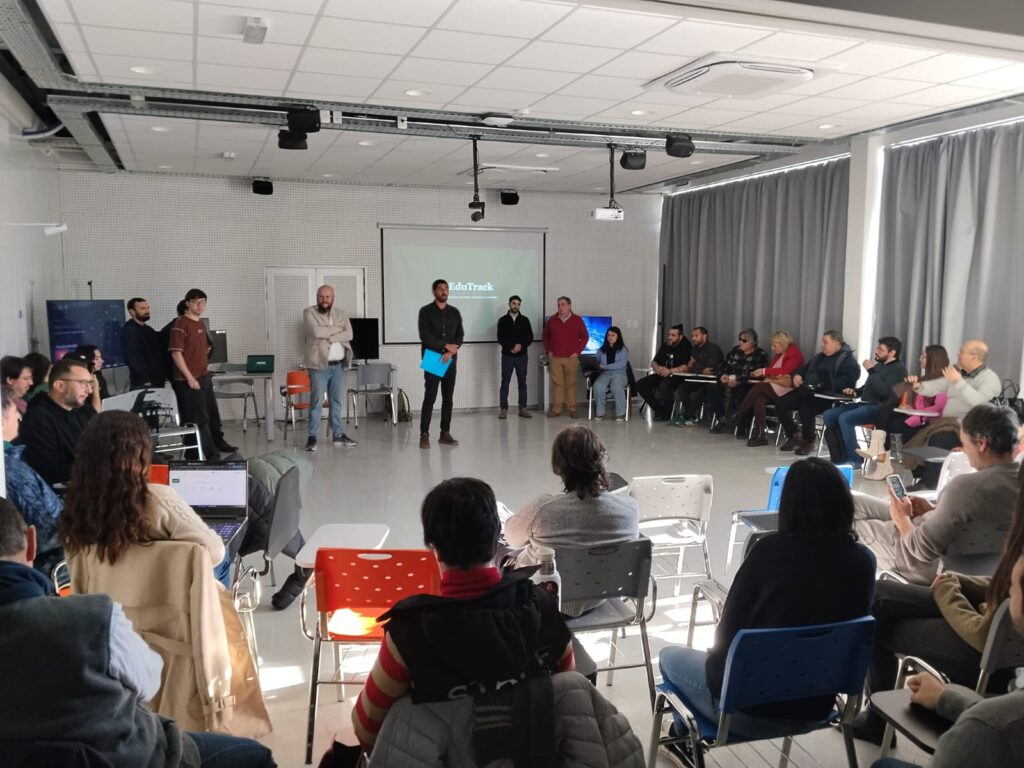 Estudiantes de UTEC presentaron proyectos vinculados a las necesidades de la comunidad