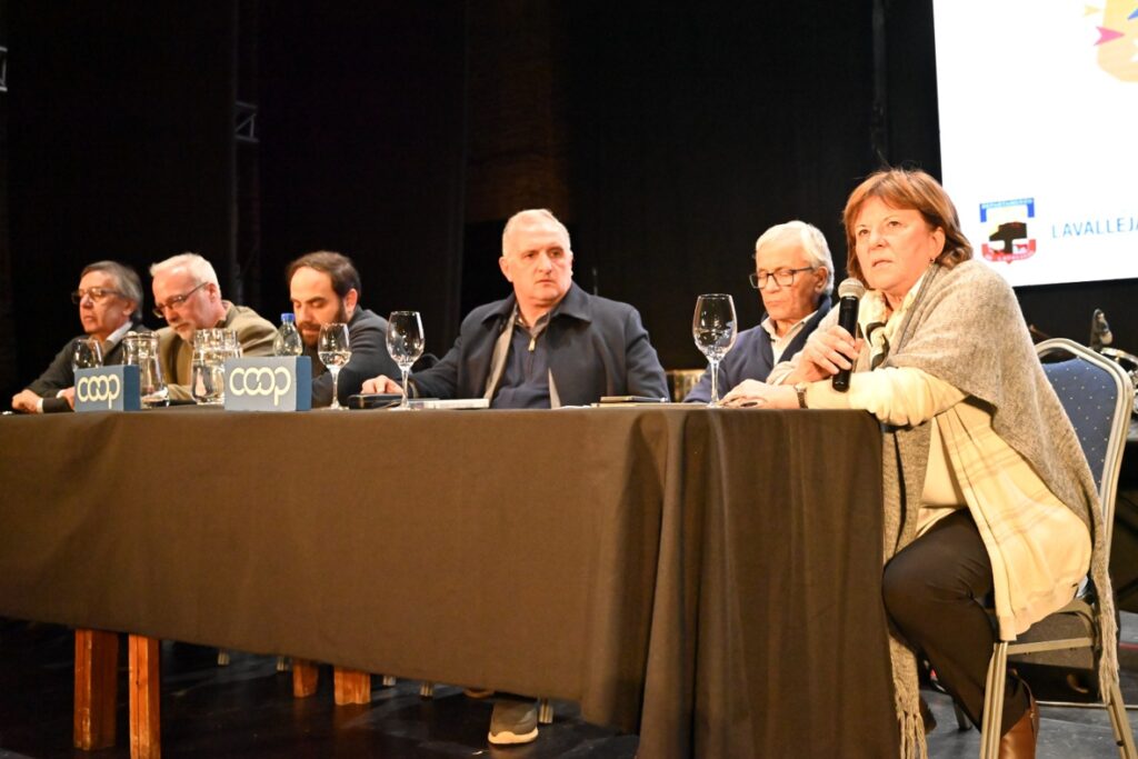 Gustavo Cardozo, Sergio Diz, Gonzalo Civila, Daniel Ximénez, Juan Castillo y Graciela Fernández (Foto: Prensa IDL)