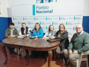 Gabriel Gutiérrez, Carol Aviaga, Ana Laura Nis, Martina Castro, María Noel Pereira y Hugo Olascoaga.