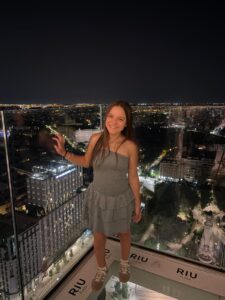 Josefina Garandán Messutti, con sus 12 años, impulsó la realización del conversatorio “Inclusión que transforma”, organizado por el Sector Secundaria del Colegio Integral.