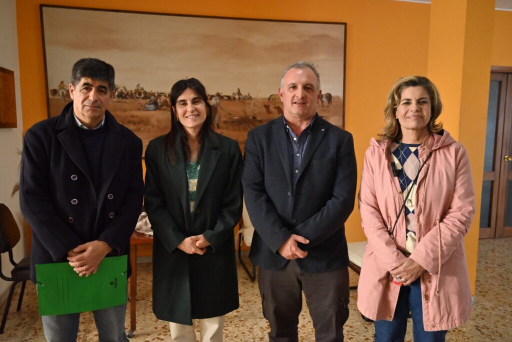 Javier Umpiérrez, Alexandra Inzaurralde, Daniel Ximénez y Adriana Peña (Foto: Prensa IDL)