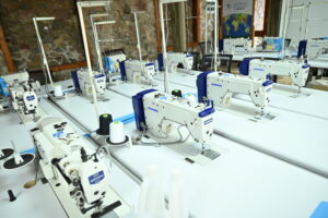 Una vista del moderno taller de confección industrial textil en el Cerro Artigas de Minas (Foto: Prensa IDL)