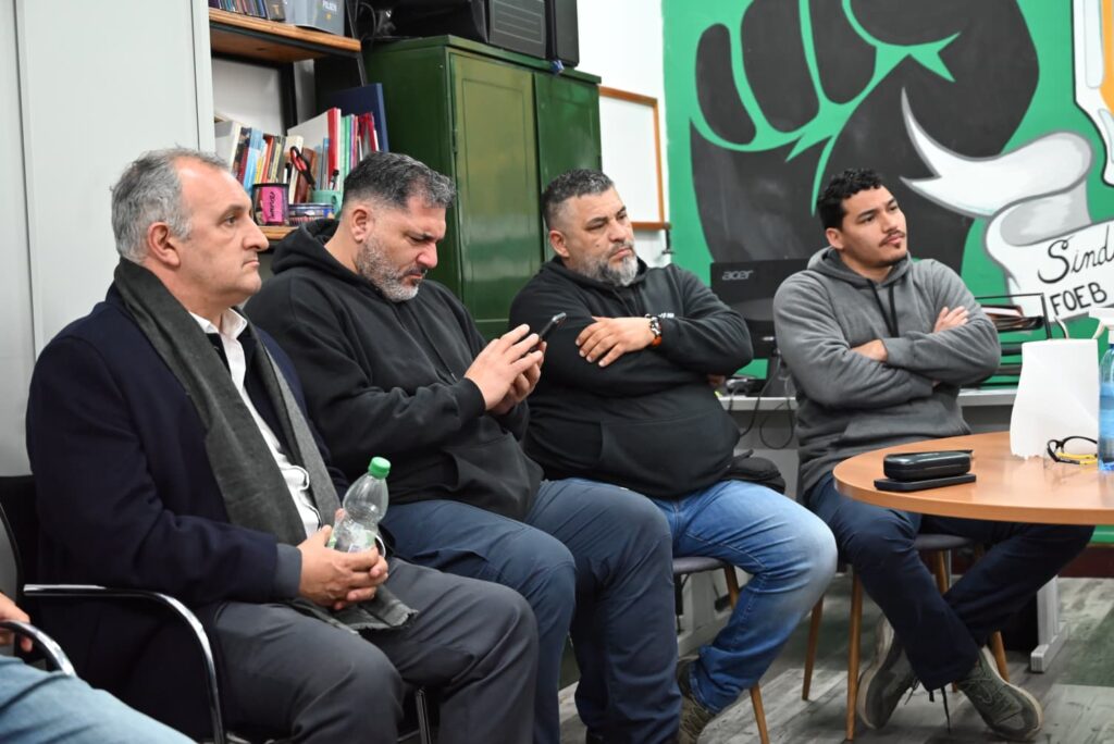 Daniel Ximénez en reunión con integrantes del Sindicato FNC (Foto. Prensa IDL)