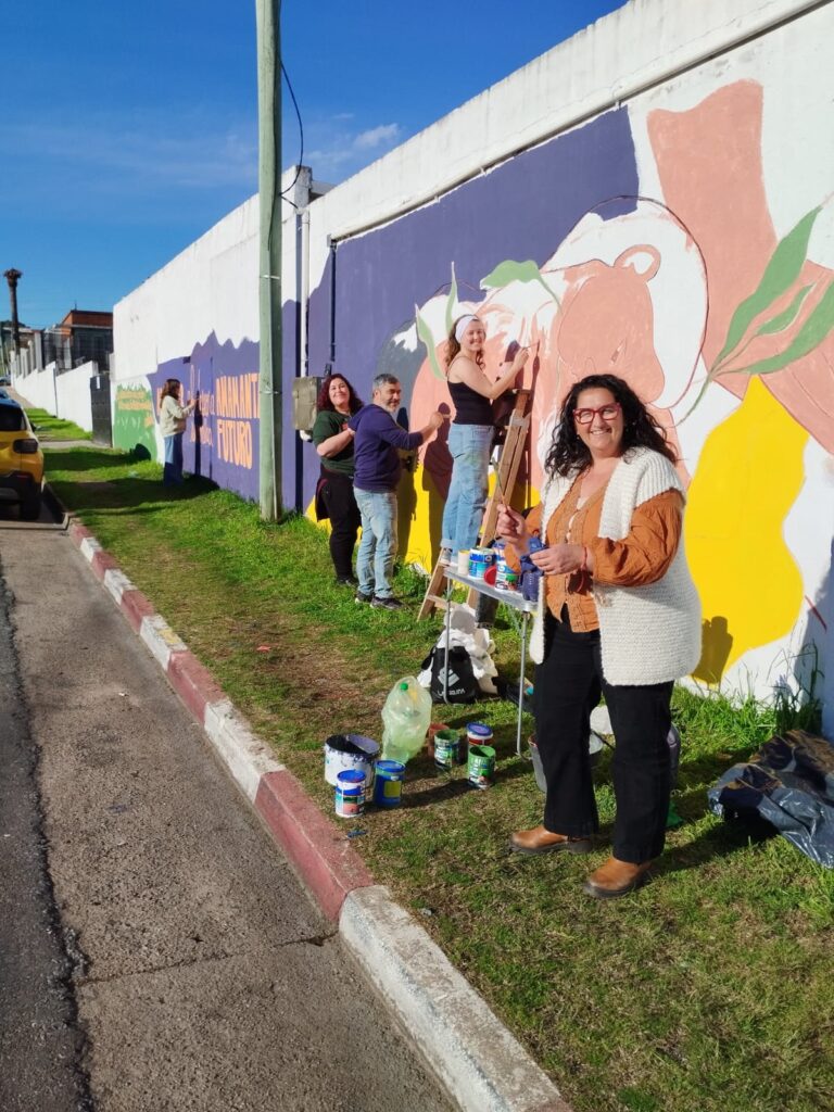 Manos a la obra: Zipitría, Vázquez, Martínez, Carla González y muy al fondo Ana Laura González.